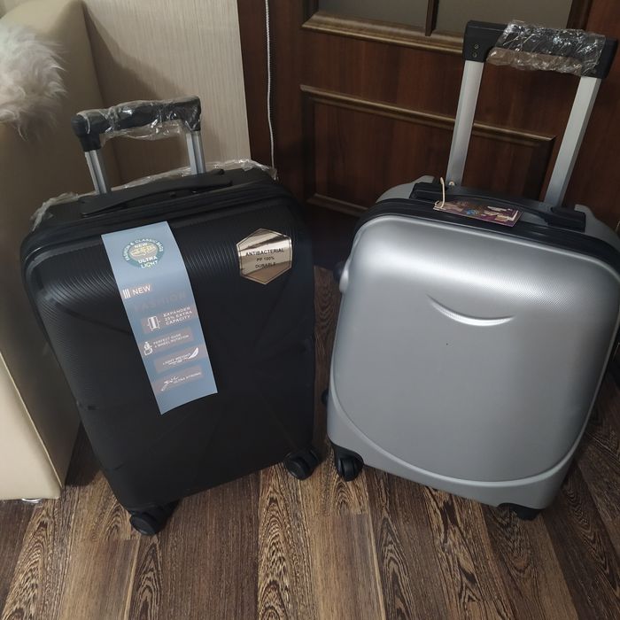 Чемодан маленький новый