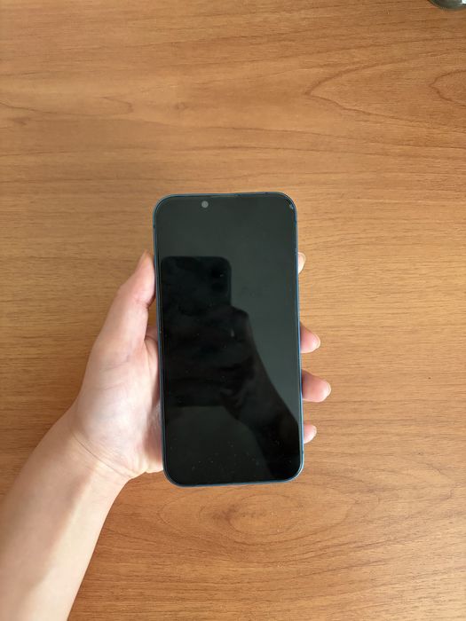 продаю iphone 13