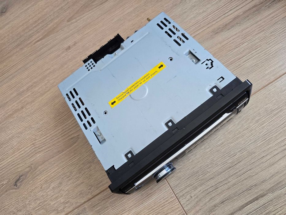 CD плейър Clarion CZ505E