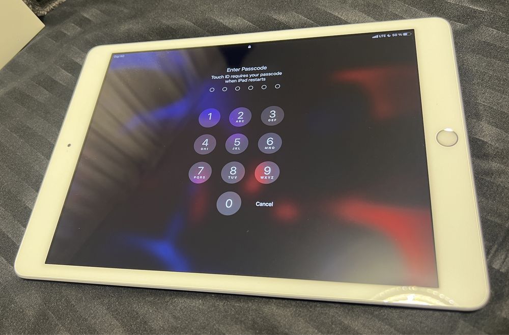 iPad 8 WI-FI + Cellular 32GB Silver