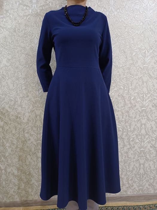 Синее вечернее платье.