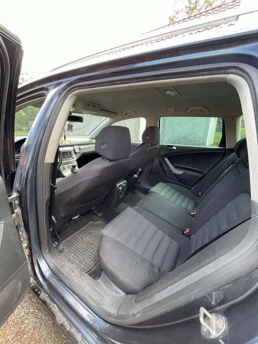 Vand passat b6 motor 2.0.140 cp in stare foarte buna  pret 2700negggg