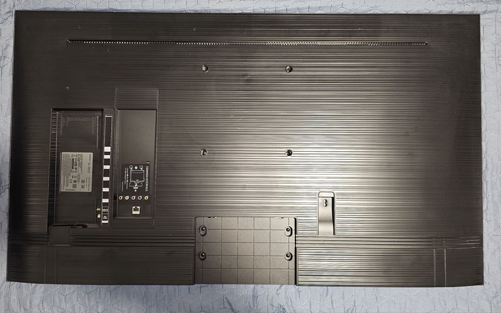 Продавам телевизор Samsung 50" модел UE50RU7402U