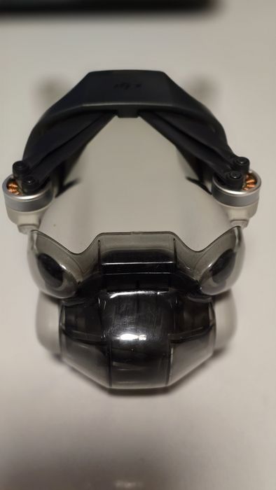 Дрон DJI Mini 4 Pro Fly More Combo