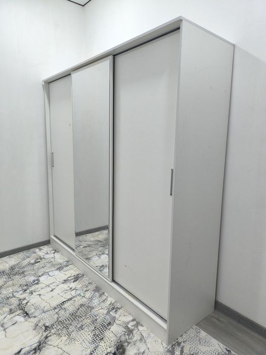 Shkaf sotiladi dastafka ustanovka bepul