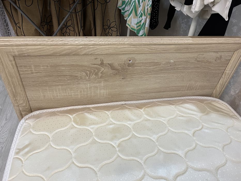 Продам кровать размер 90/200