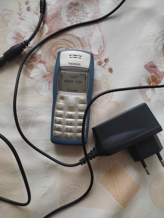 Nokia 1100 (оригинал)