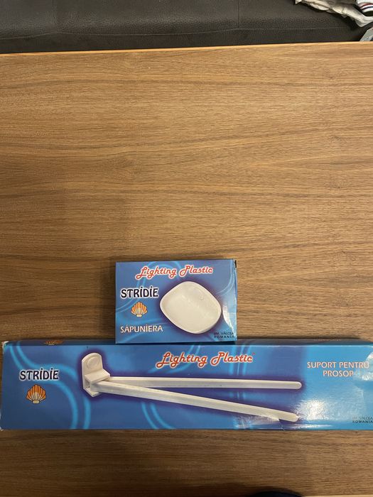 Комплект закачалка за кърпи и сапунерка пластмаса бяла