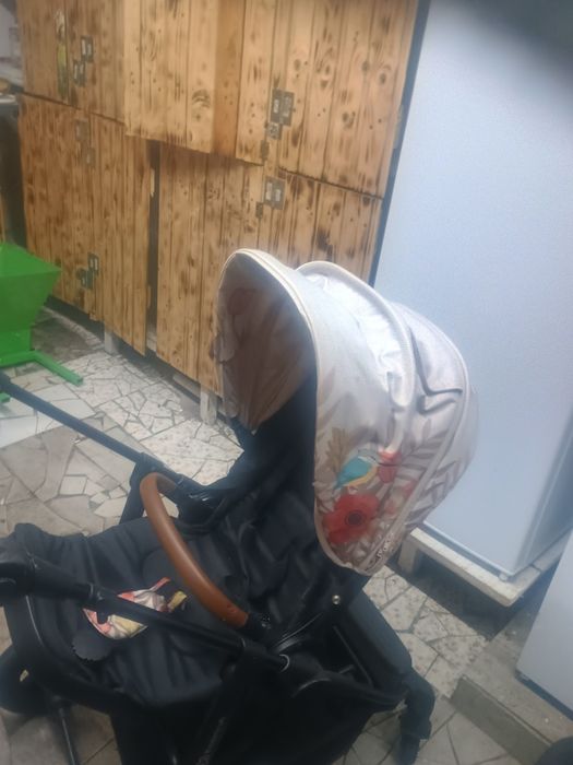 Vind carucioare pentru bebelusi