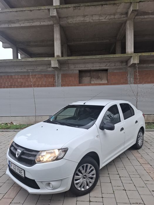 Vând Dacia Logan