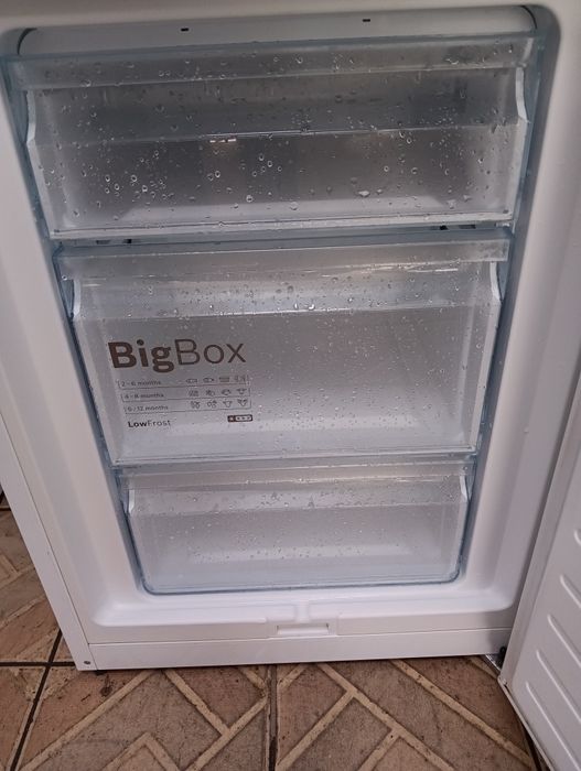 Комбиниран хладилник с фризер Бош Bosch с две години гаранция!