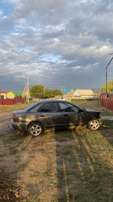 продам мазда 323 седан