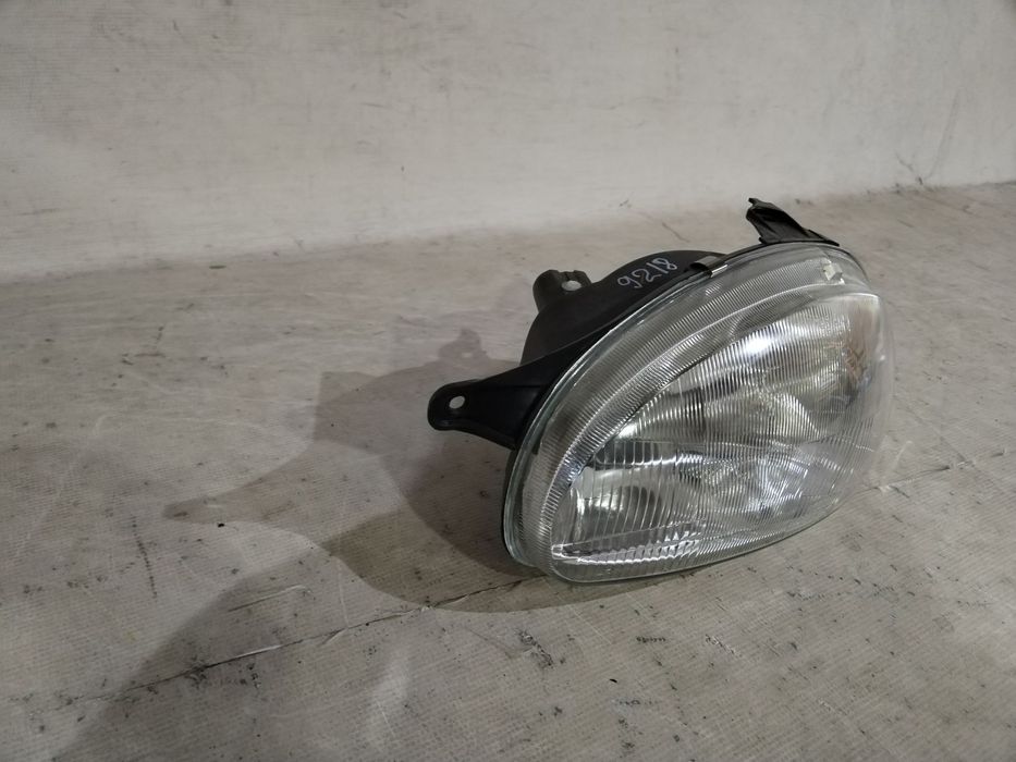 Far stanga Opel Corsa B, 1995, 1996, 1997, 1998, 1999, 2000.