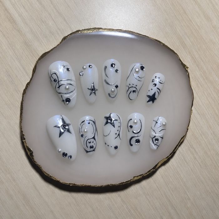 Изкуствени нокти - Press on nails