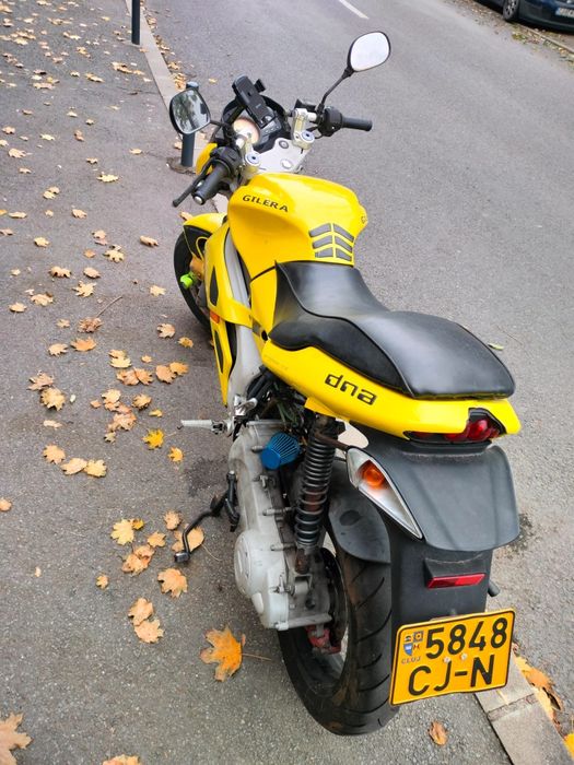 Vând sau schimba pe un smart.Gilera Dna 50 cc