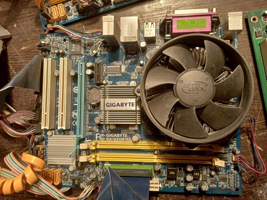 материнская плато от ПК