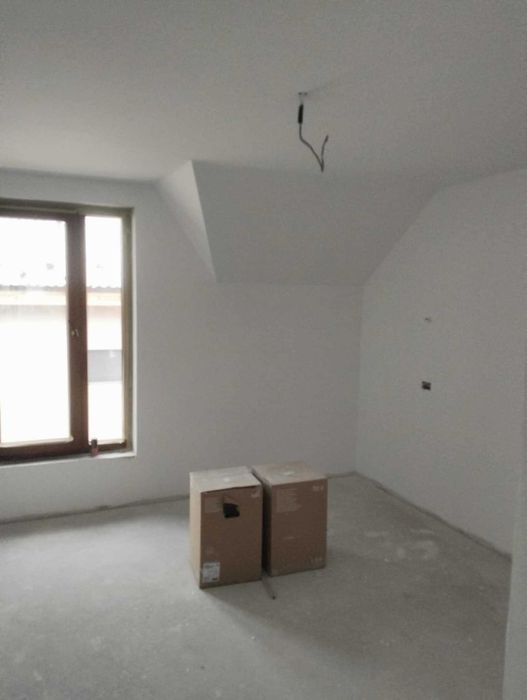 Executam orice fel de lucrări de interior și exterior.