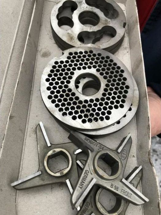 Ascutire site si cutite pentru masina de tocat carne