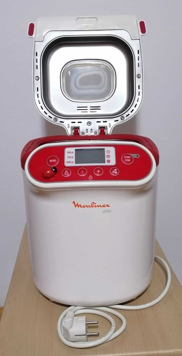 Mașină de făcut pâine Moulinex - 500 g, 750 g, 1000 g, 12 programe, 3 niveluri de rumenire. Perfectă stare de funcționare. Malaxează aluat de cozonac
