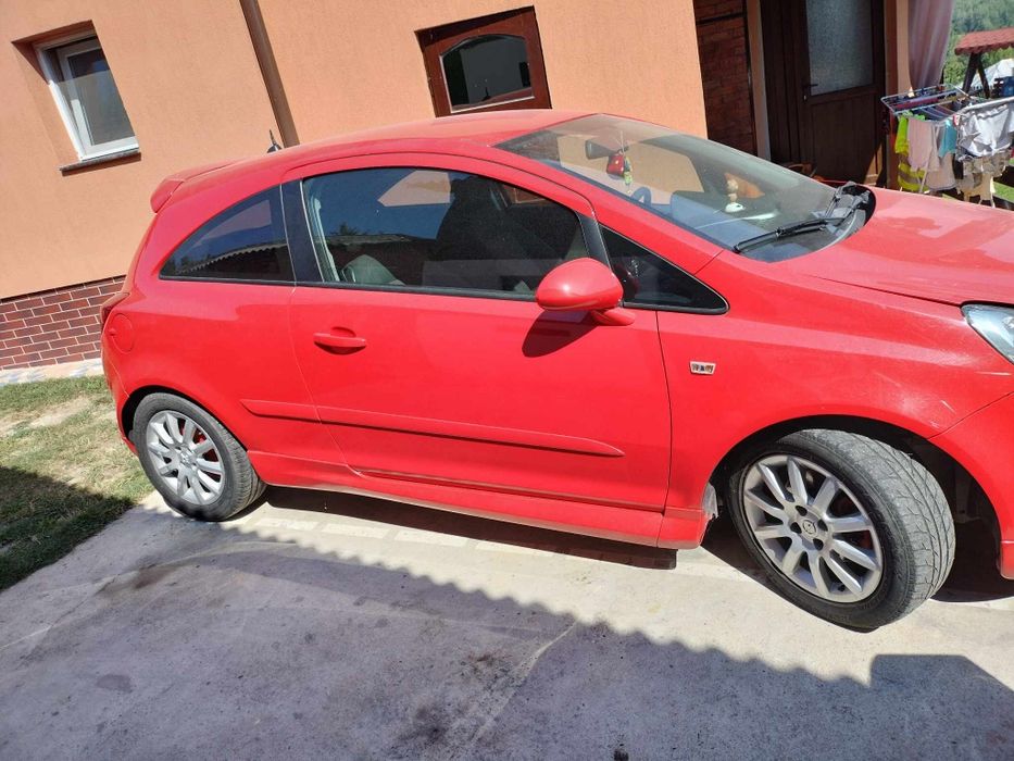 Opel CORSA rosie