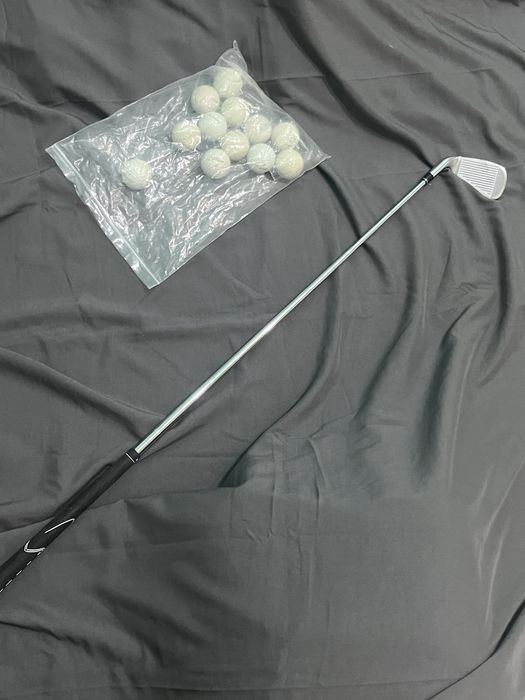 Клюшка для гольфа + 12 мячей — отличное состояние, срочно!