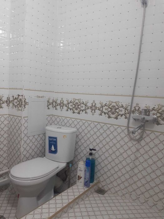 Uy sotiladi Zangiota Tuman 21-dom 4 qavat domning 3-etaji 3 xonali uy