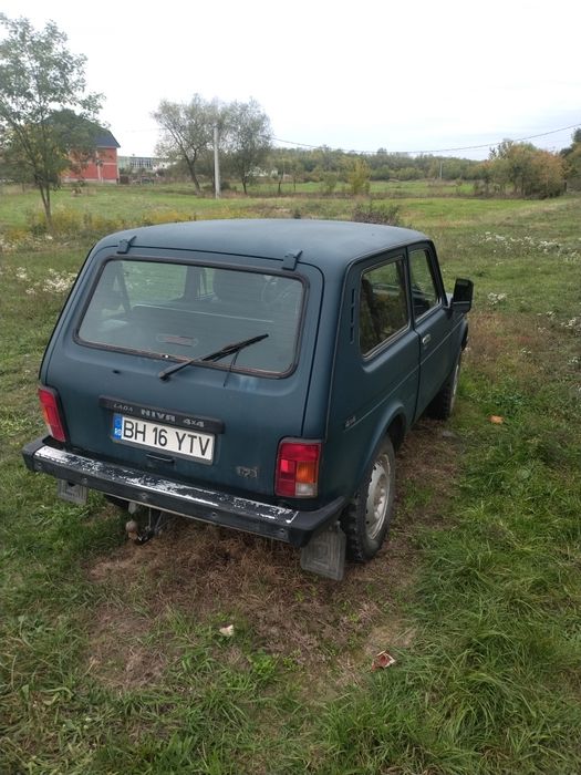 Lada niva 1.7 benzină din 2003 an