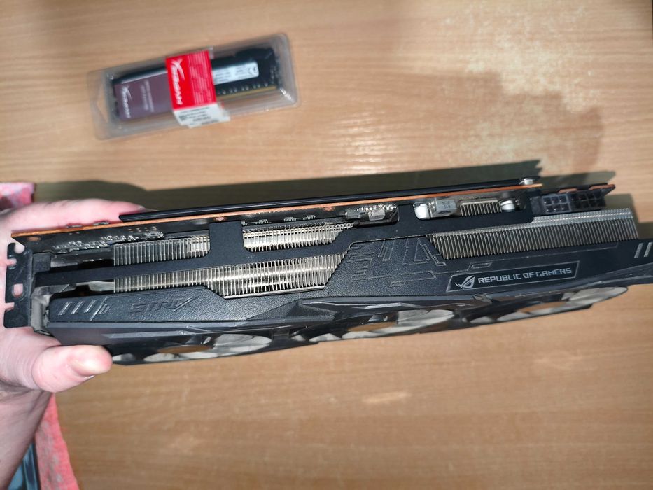 Amd rx 5600 xt asus rog strix