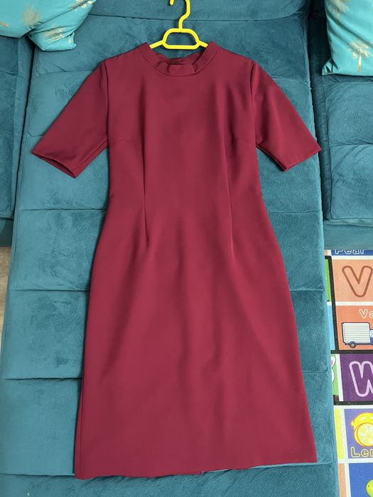 Rochie elegantă vișinie