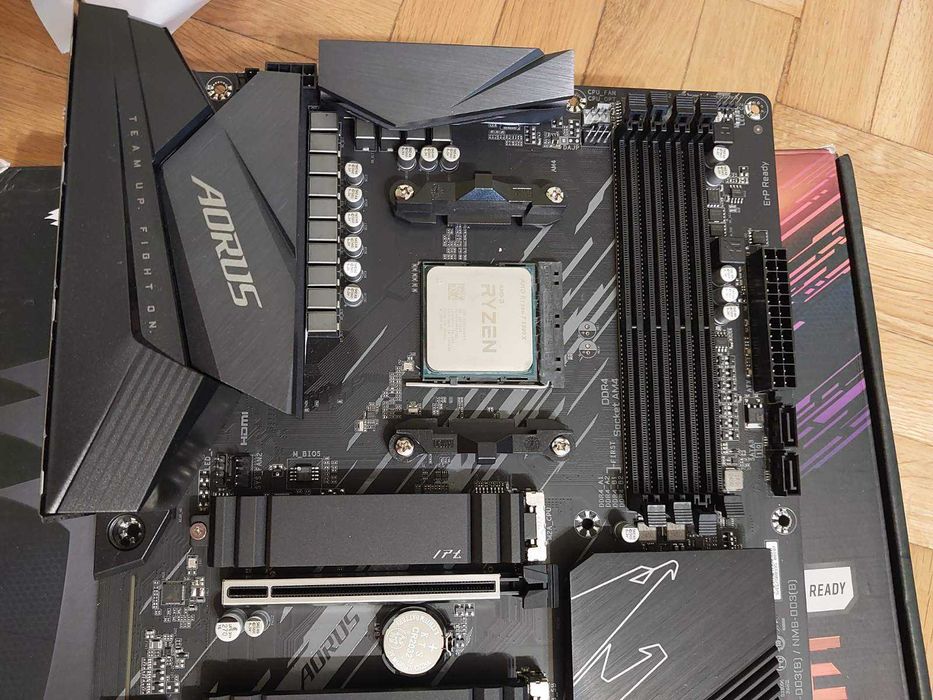 AMD Ryzen 7 5800X + Gigabyte B550 Aorus Elite Wi-Fi