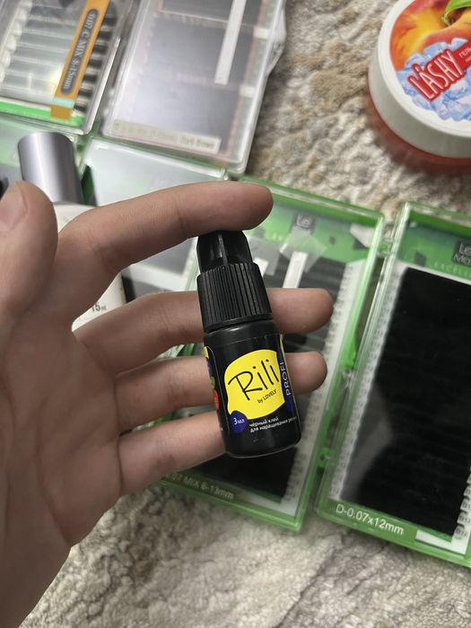 Продам для ресниц