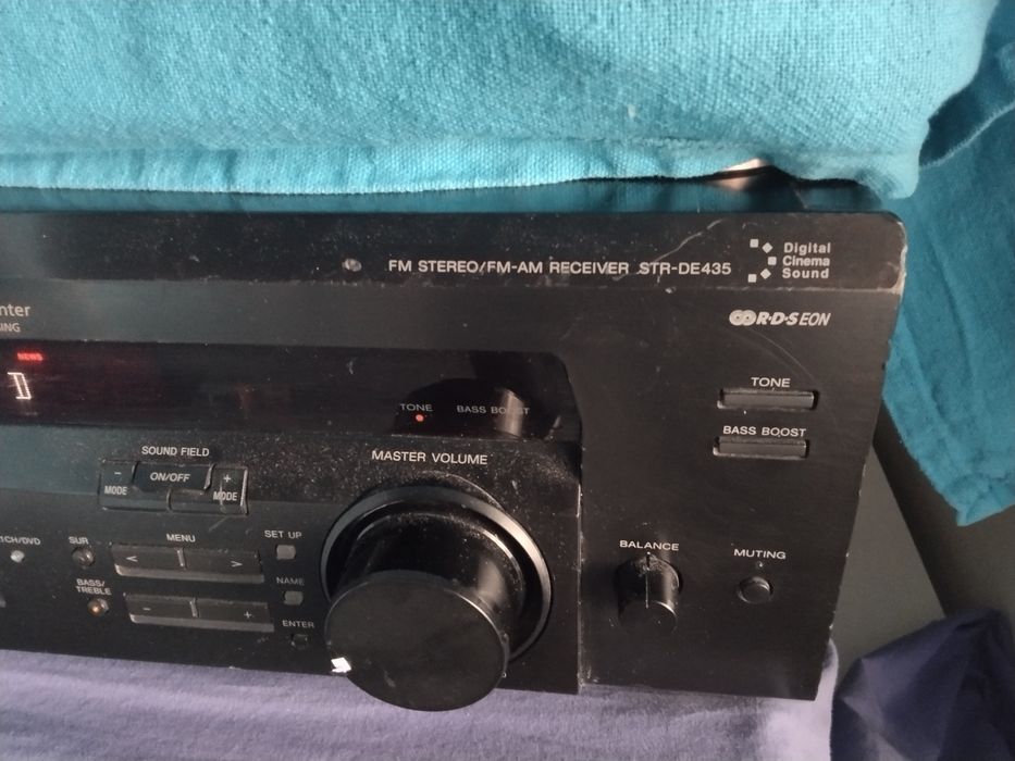 много як и качествен оригинален усилвател-рисиивър Сони-200 ватов