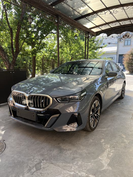 Bmw i 5  50 L  2025 йил