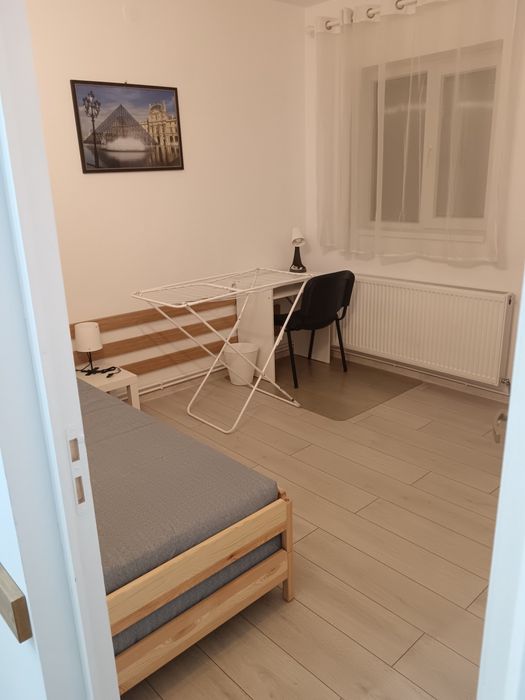 Proprietar, Inchiriez Apartament Spatios la Casa, 78mp, Zona Lupeni