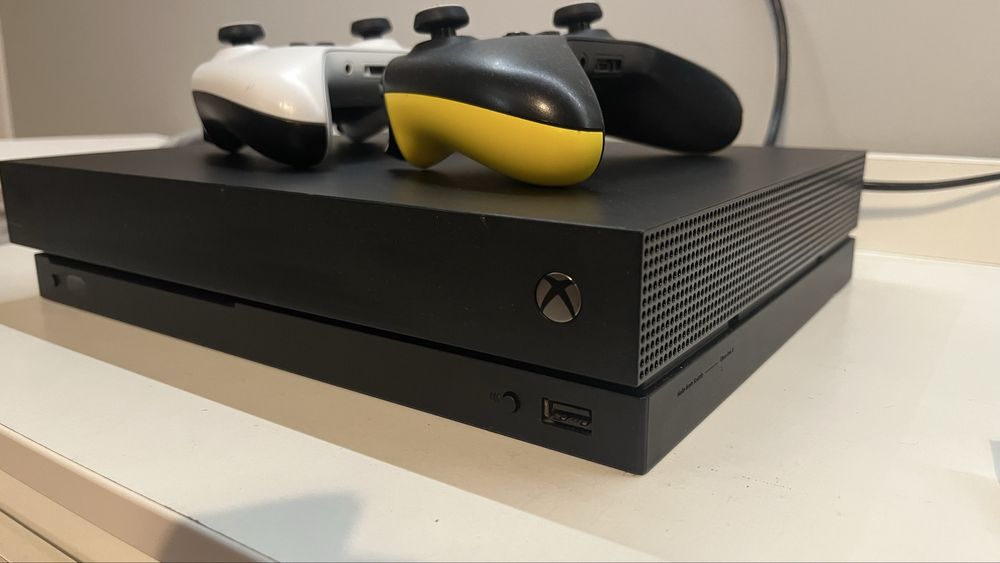 Xbox one X - 1TB