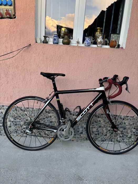 Bicicleta cursiera Scott CR1 full carbon