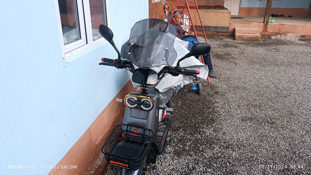 Sukuter 6 millon soʻm sotiladi  naxrtga  tezligi 60km/s