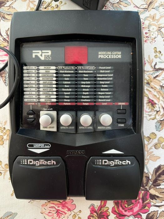 Продам гитарный процессор DigiTech