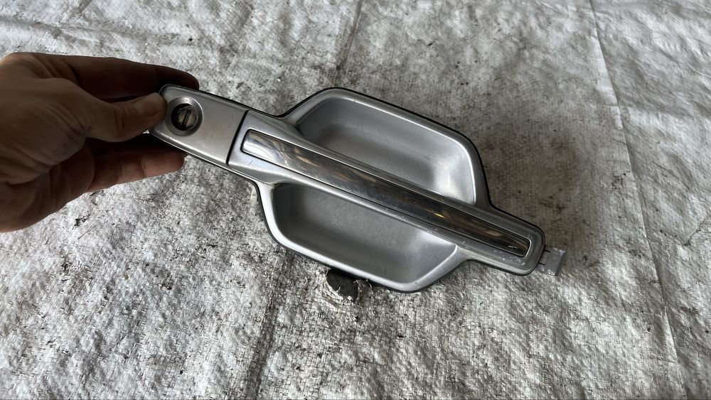 Mitsubishi Pajero дръжка предна лява врата