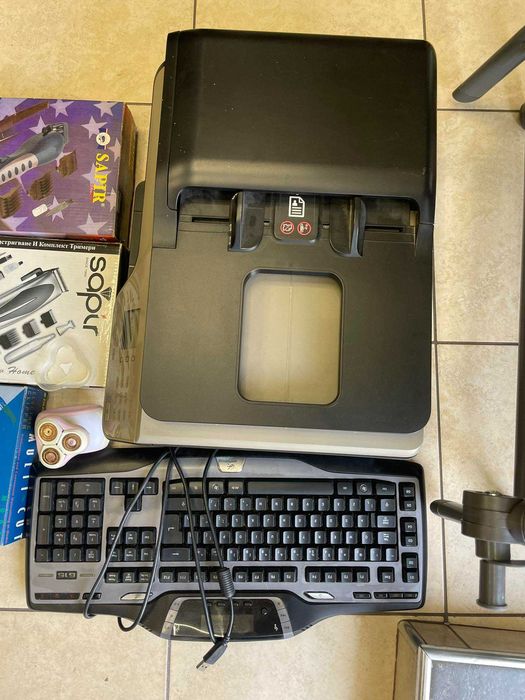 Продавам лот за части