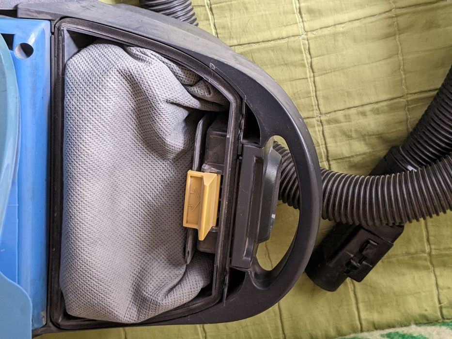 Пылесос LG 1400 w