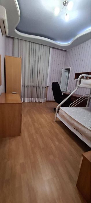 Квартира метро Ойбек Попугайчик 3/3/4 140 м2