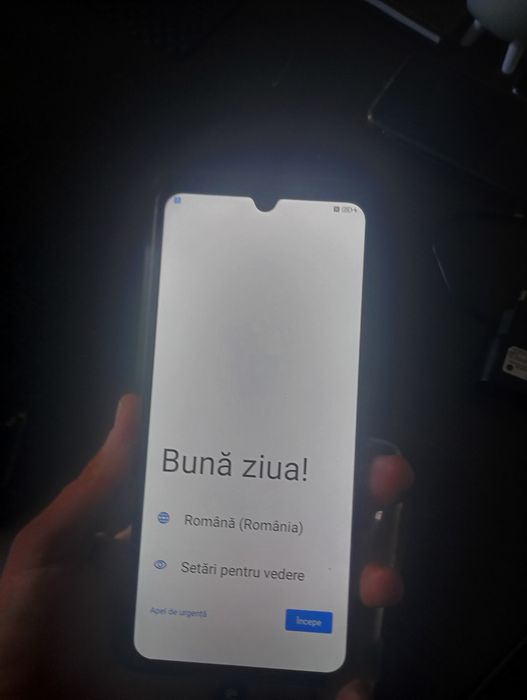 ZTE funcționează display pus recent 250 lei nu pot trece de Google
