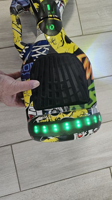 Hoverboard Monkeyboard Graffiti