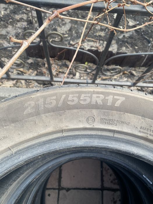 Продается резина 215/55/17