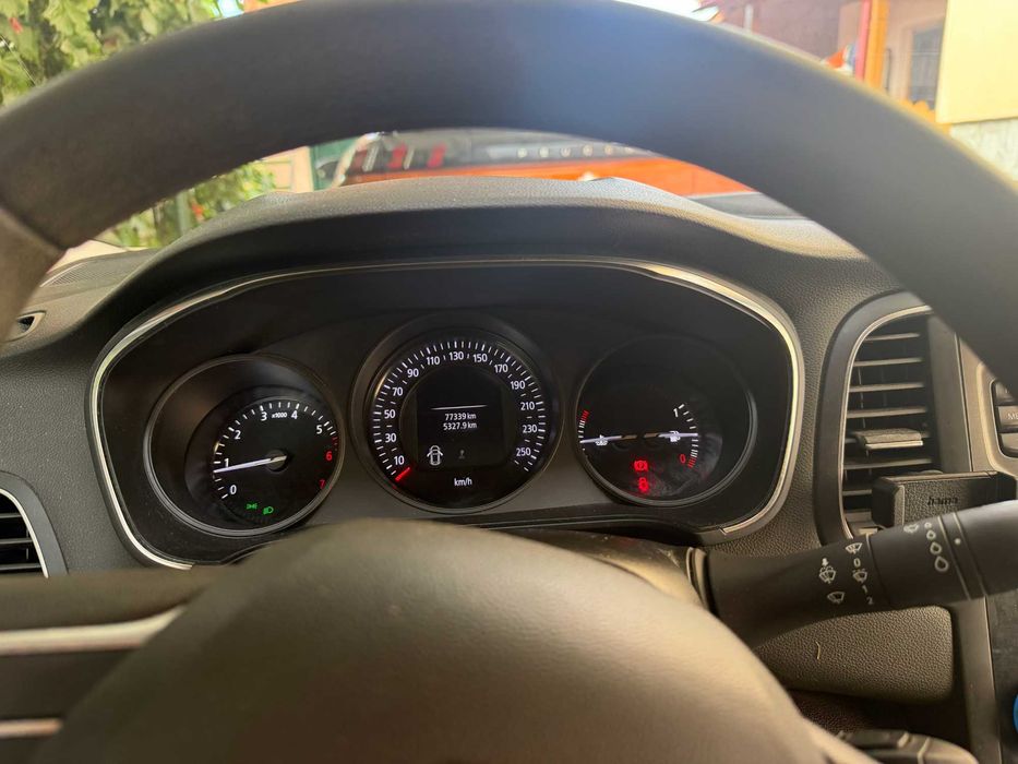 Megane 4 1.3 TCE benzina 115 cp 6 viteze 77.350 km Unic proprietar