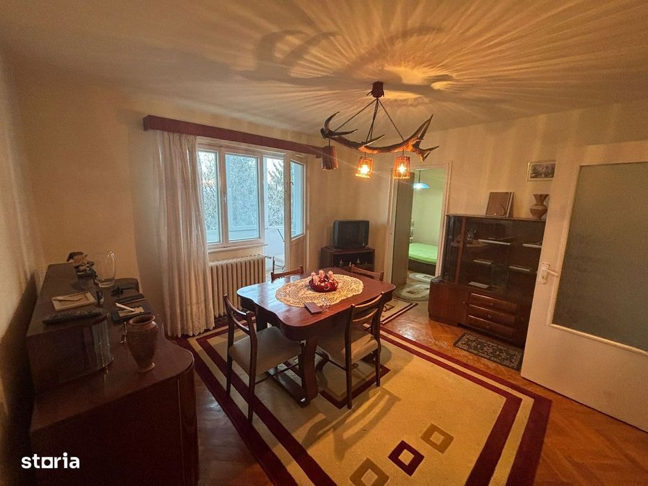 Dambu Pietros - Vanzare apartament 3 camere - Str. Ceahlau