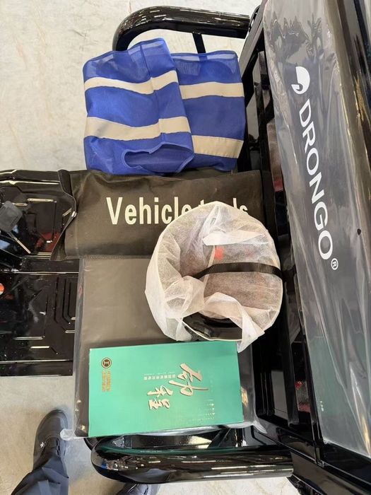 Motoroll tritsikl muravey skuter