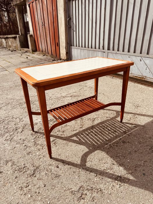 Винтидж холна маса – скандинавски дизайн в стила на Johannes Andersen