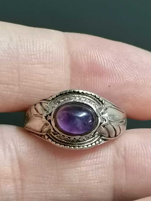 Сребърен пръстен с аметист
